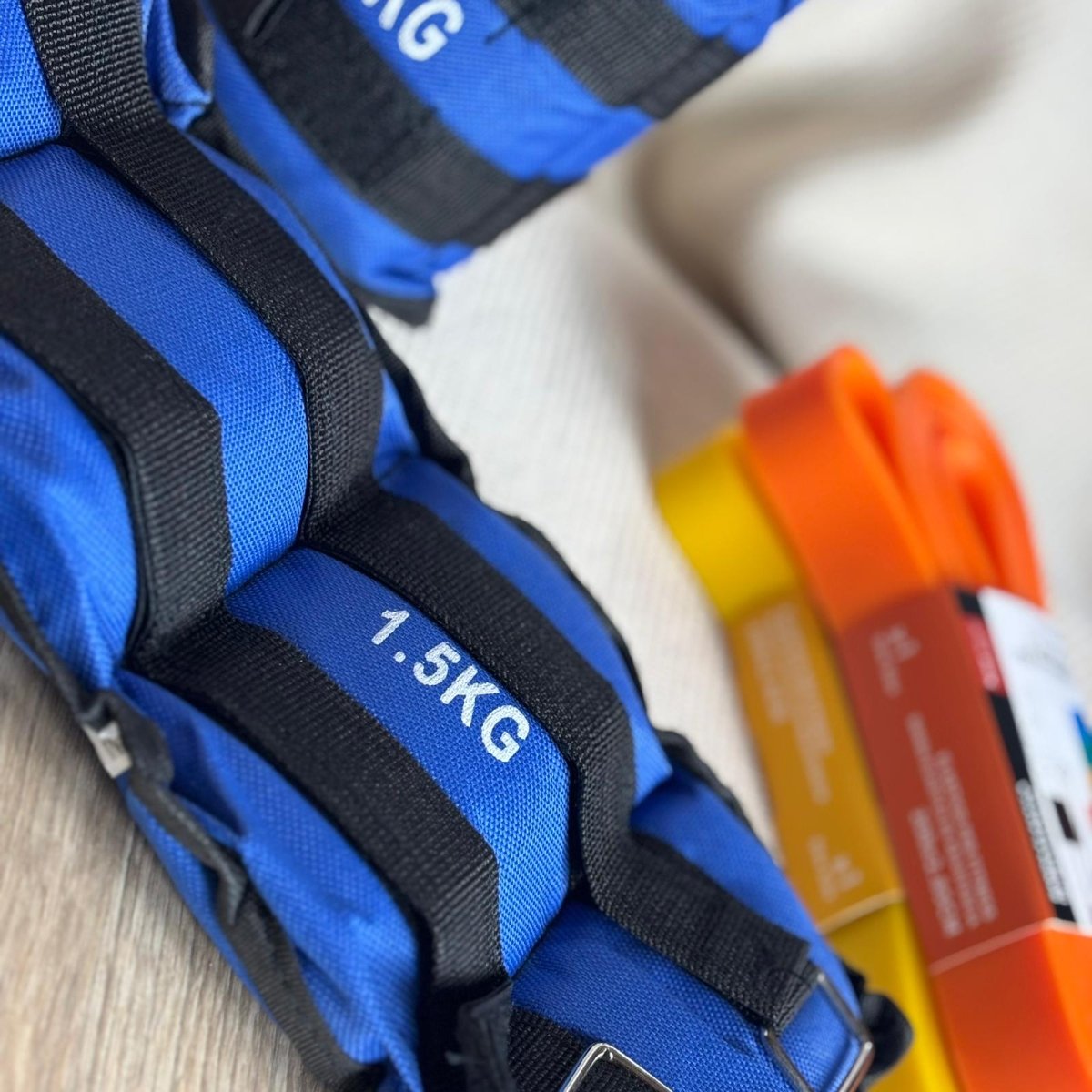Kit de Entrenamiento Intermedio: Pesas Tobilleras 1.5kg + Set de Bandas Elásticas - Sweet Home