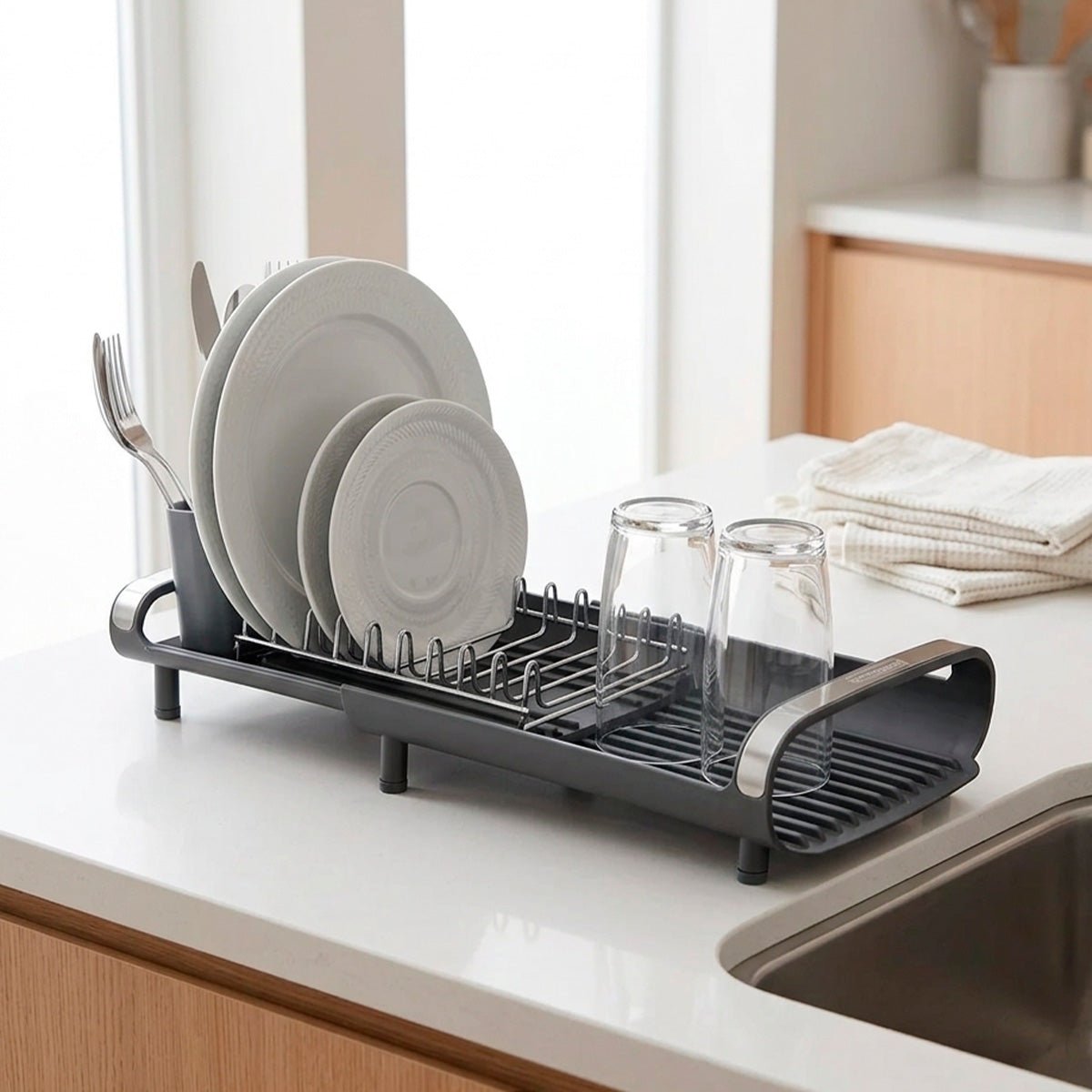 Mini escurridor de vajilla extensible con portacubiertos - negro / blanco Escurreplatos cocina - Sweet Home