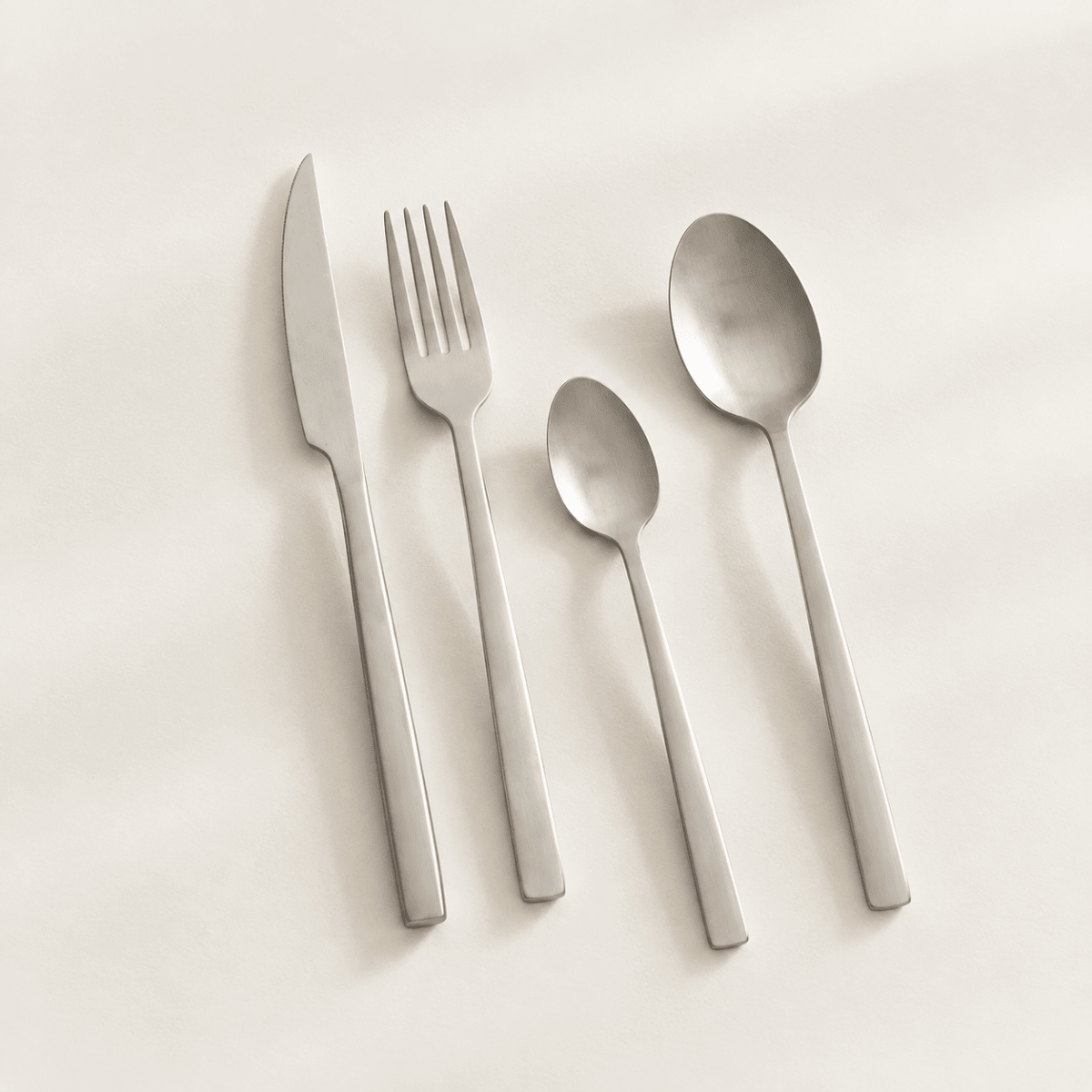 Set de Cubiertos Kinvara 16 Piezas - Acero Inoxidable Plata Mate Accesorios para cocinar accesorios de cocina - Sweet Home